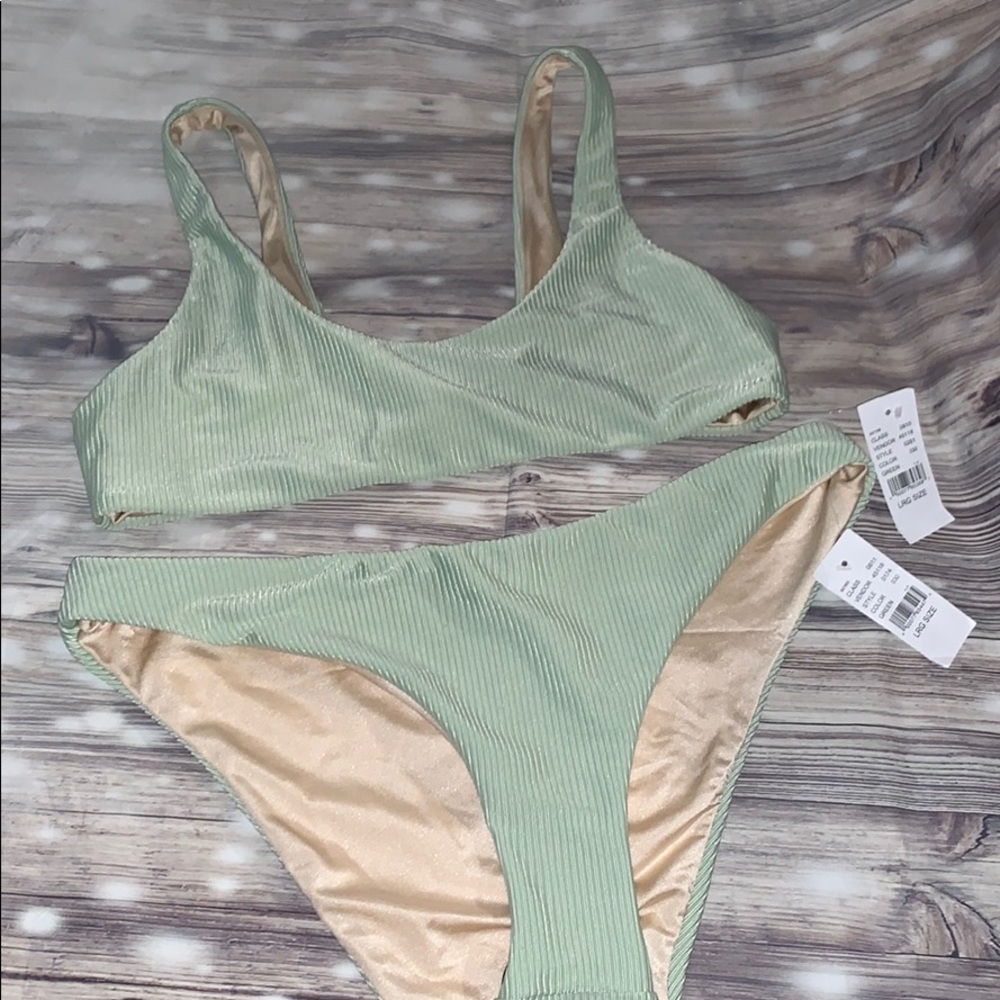 🌵 Kendall and Kylie green women’s bikini set 🌵 - Picture 2 of 5